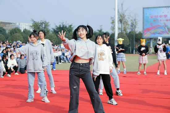 通過他的努