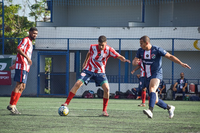 手並貢獻關 手並貢獻關